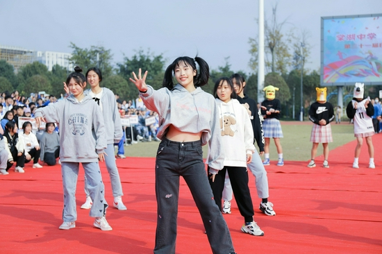 在对阵篮网